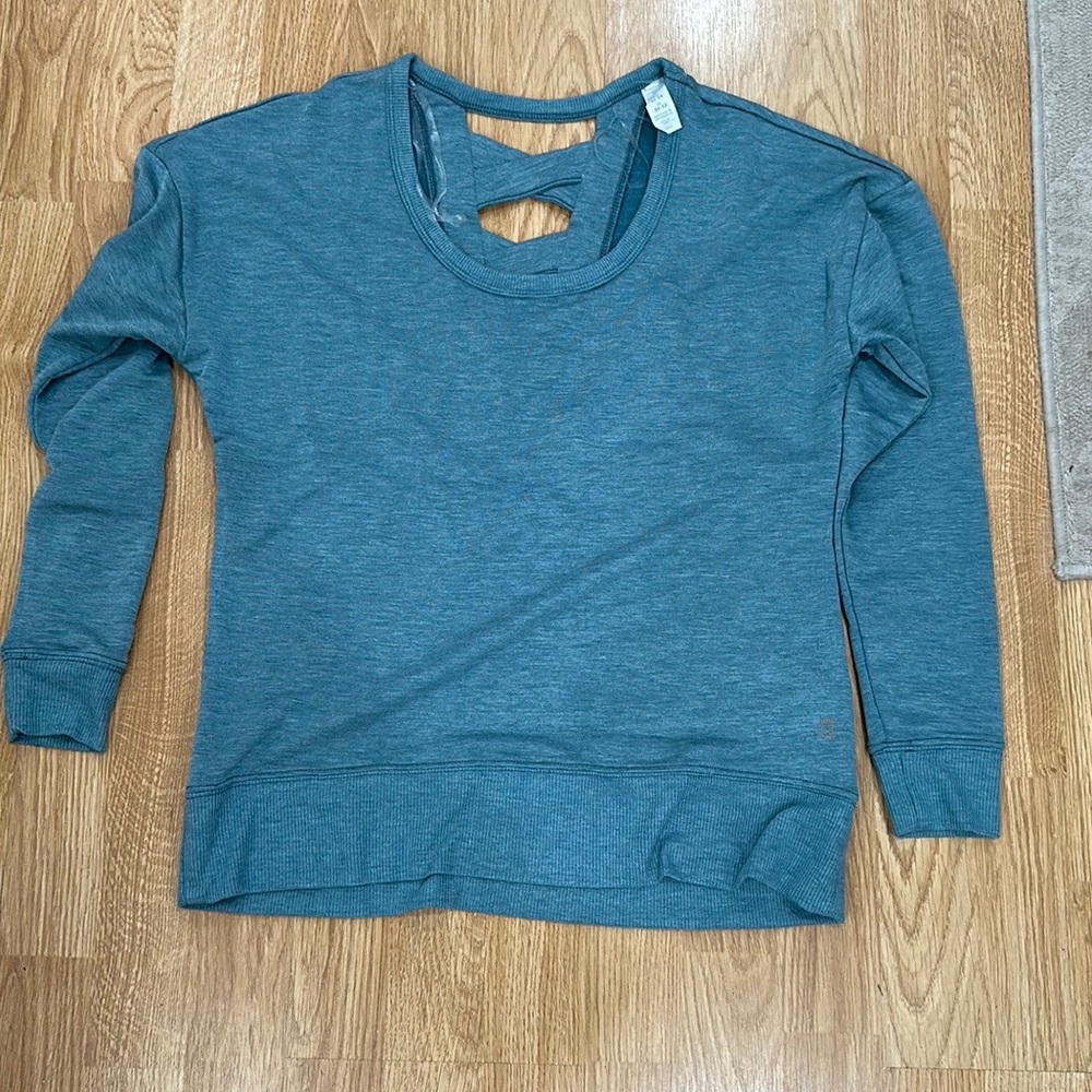Size Small Athletic Wear Long Sleeve
